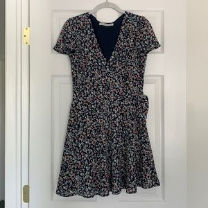 LAST CHANCE Abercrombie dress ✨🌸